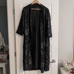 Dynamite black kimono with black floral stitching